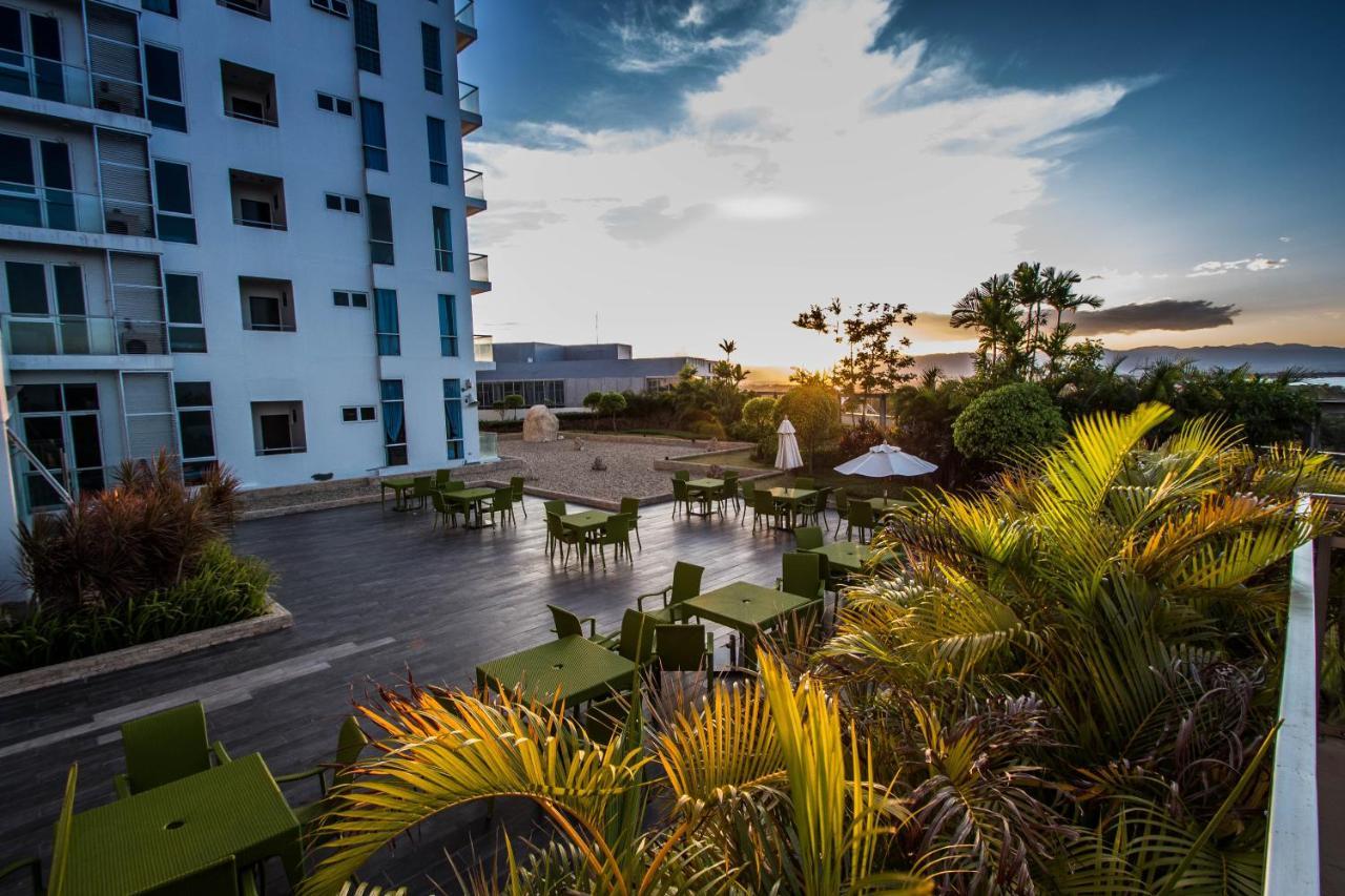 C Suites At Mactan Newtown มักตัน ภายนอก รูปภาพ
