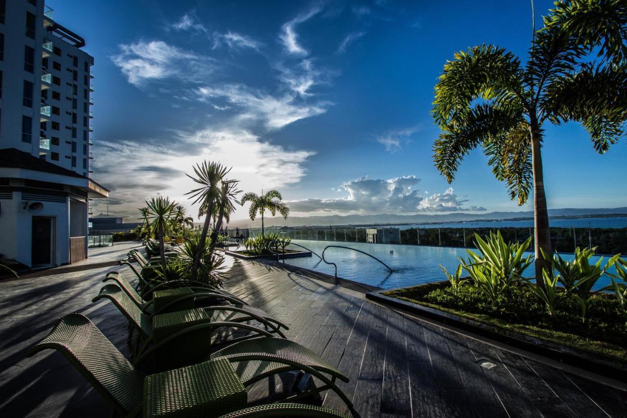 C Suites At Mactan Newtown มักตัน ภายนอก รูปภาพ