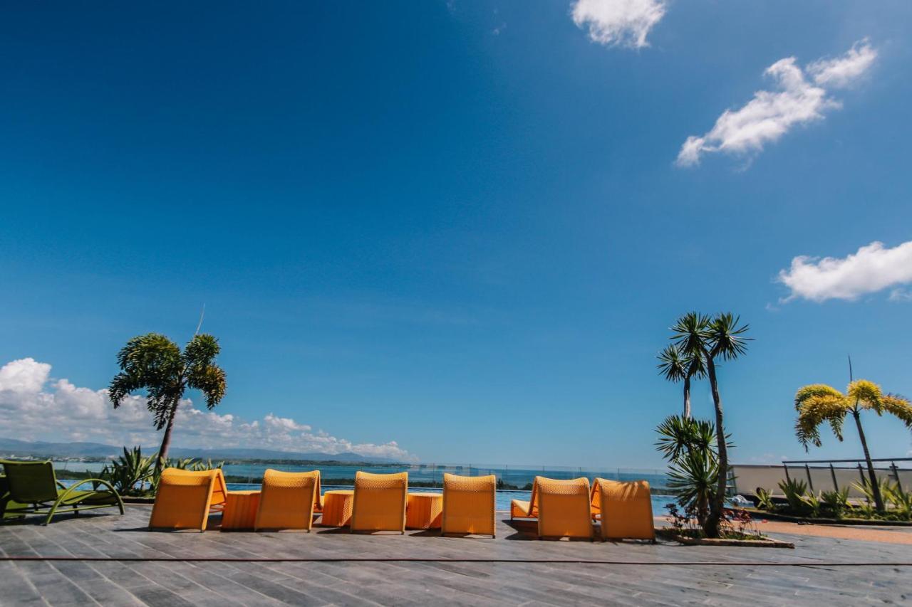 C Suites At Mactan Newtown มักตัน ภายนอก รูปภาพ