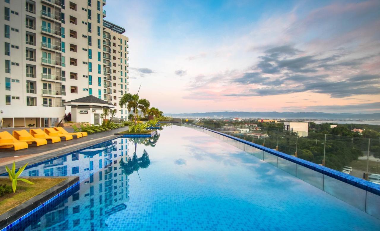 C Suites At Mactan Newtown มักตัน ภายนอก รูปภาพ
